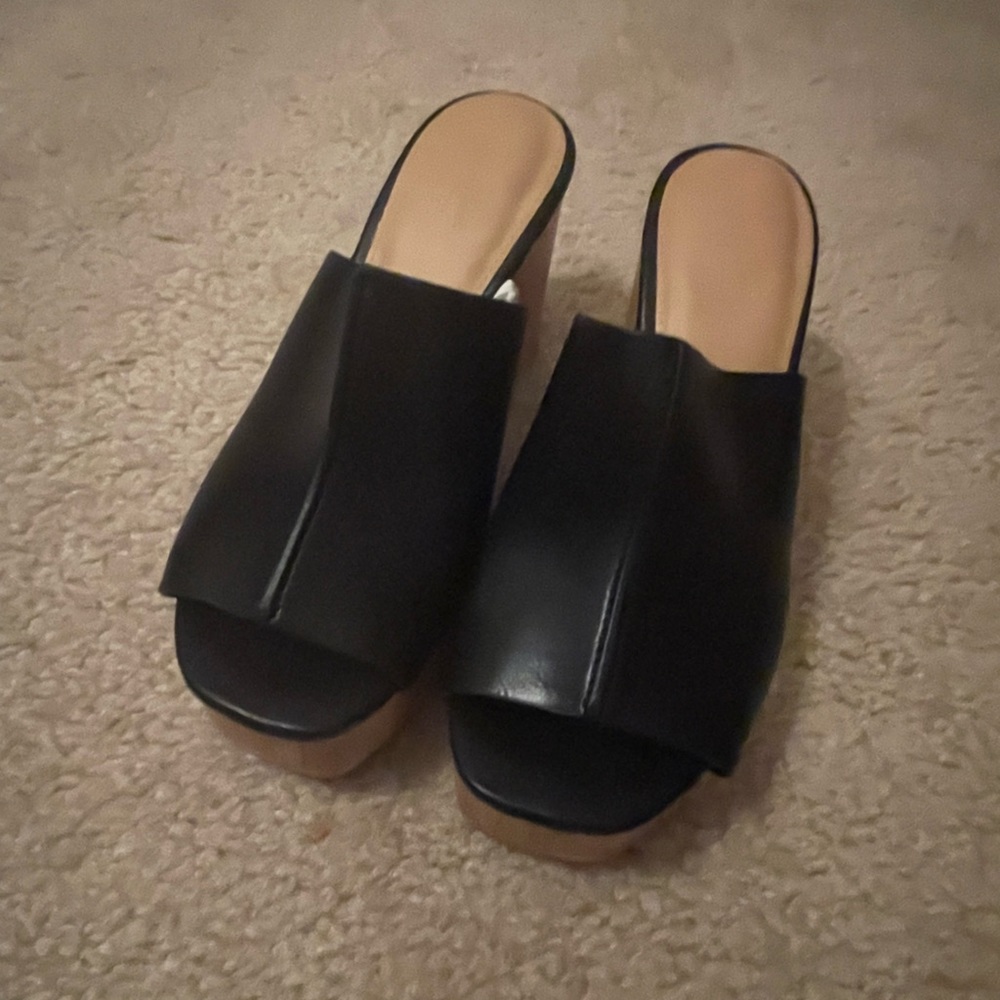 Black Clog Like Platform Sandals